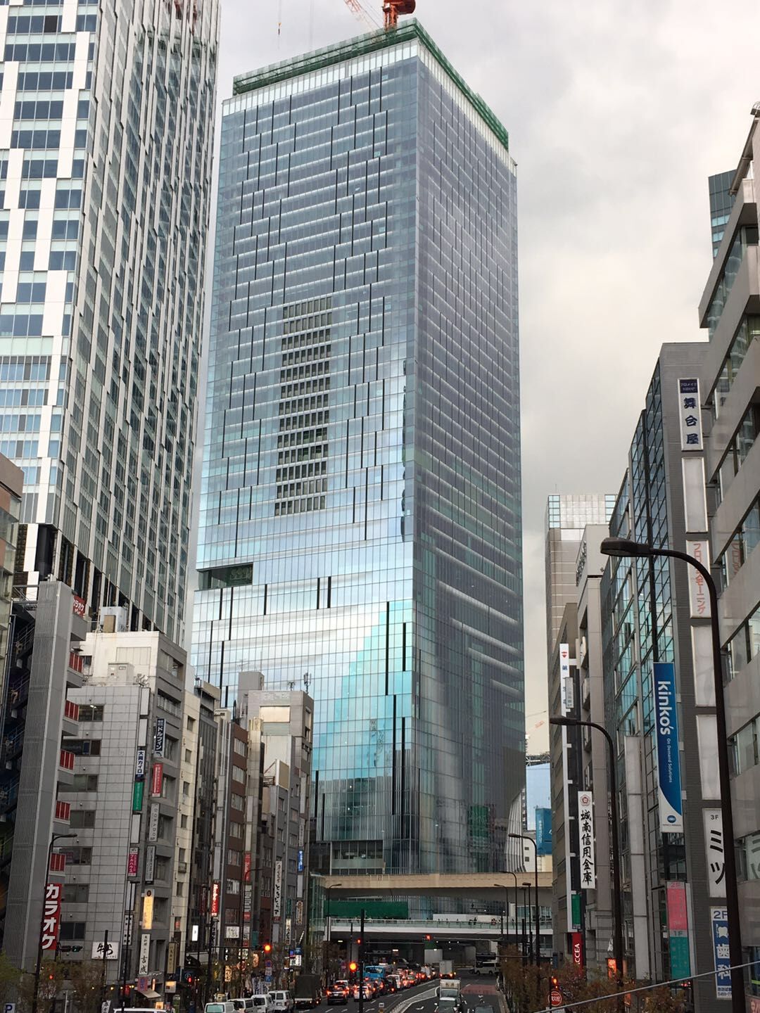 日本東急廣場  業(yè)務經(jīng)理胡現(xiàn)濤